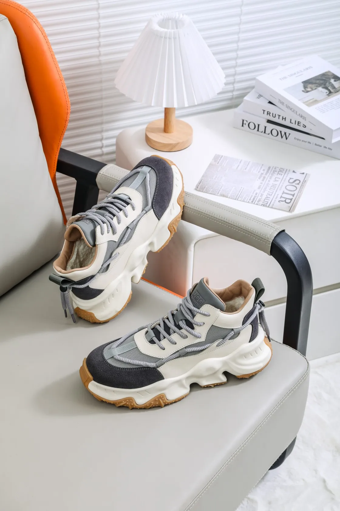 Men's shoes 💰620 IUGGI Heavy-duty thick-soled dad shoes EVA foam outsole Rarely seen on the market Retro version Very good-looking on the feet Mainly because it is so classy All-sheep fur lining Thick sole plate Super soft rebound Model 6081 Men's model 39-44 [issued]